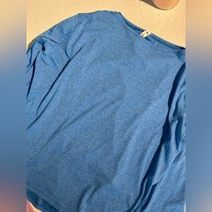 Lululemon back in action blue long sleeve Sz 4